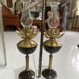 Đèn đồng để bàn thờ 01