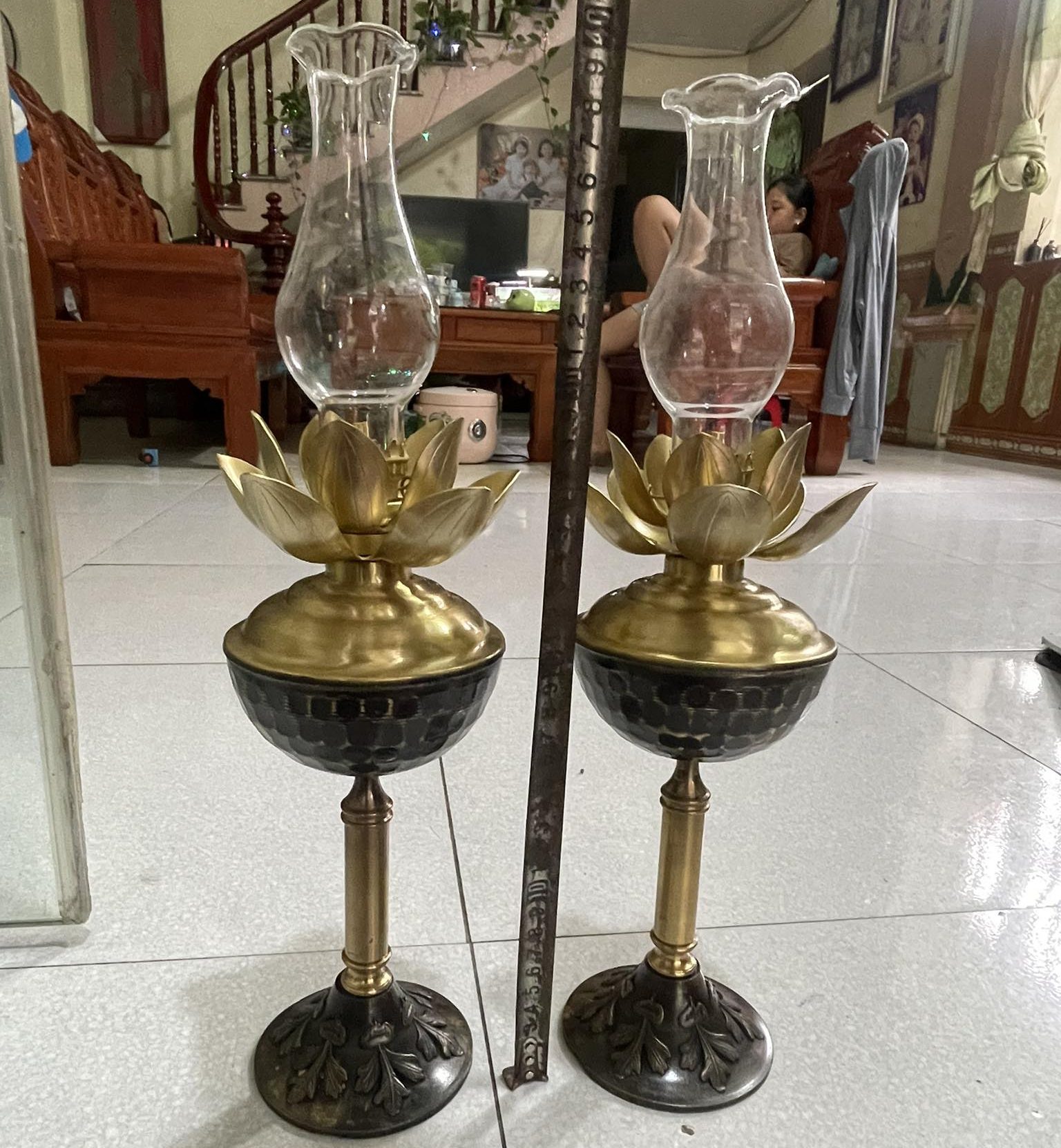 Đèn đồng để bàn thờ 01